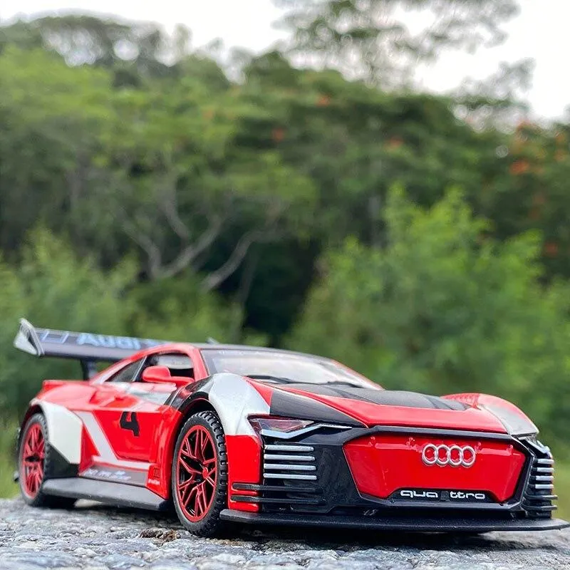 1:32 Audi car model GT Le Mans racing simulation alloy pull back sound and light door children's metal toy car Birthday boy gift