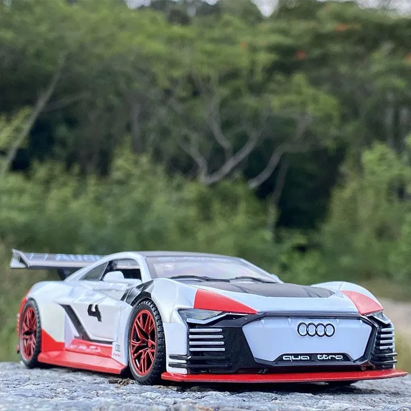 1:32 Audi car model GT Le Mans racing simulation alloy pull back sound and light door children's metal toy car Birthday boy gift