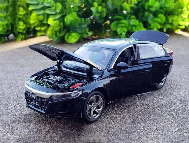 1:32 Honda Accord Model Die-casting Model Sound And Light Car Children's Toy Collectible Boy Birthday Gift E147