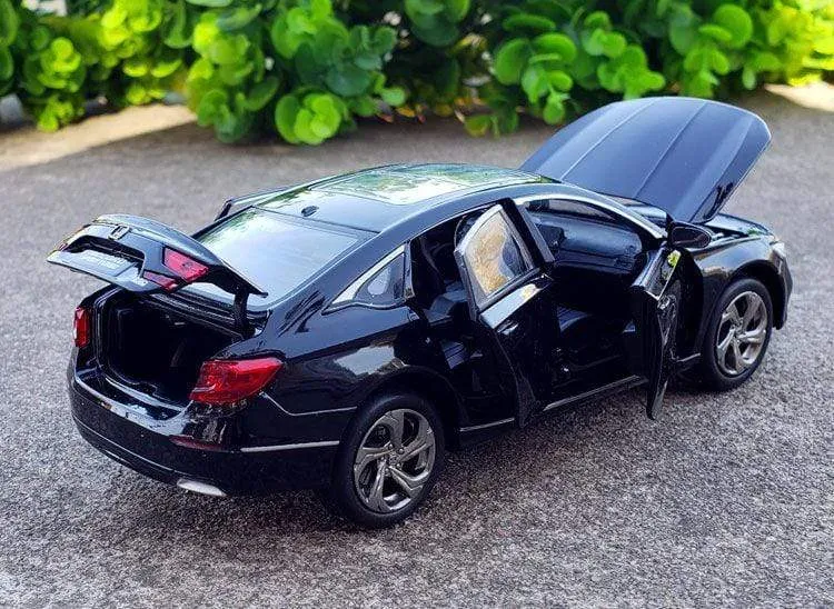 1:32 Honda Accord Model Die-casting Model Sound And Light Car Children's Toy Collectible Boy Birthday Gift E147