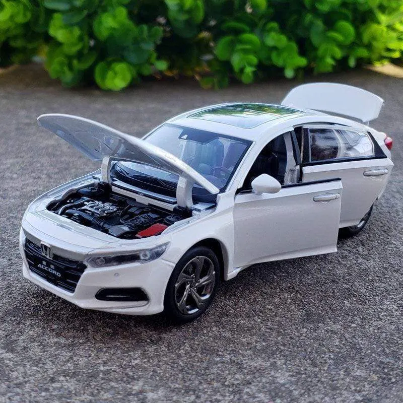 1:32 Honda Accord Model Die-casting Model Sound And Light Car Children's Toy Collectible Boy Birthday Gift E147