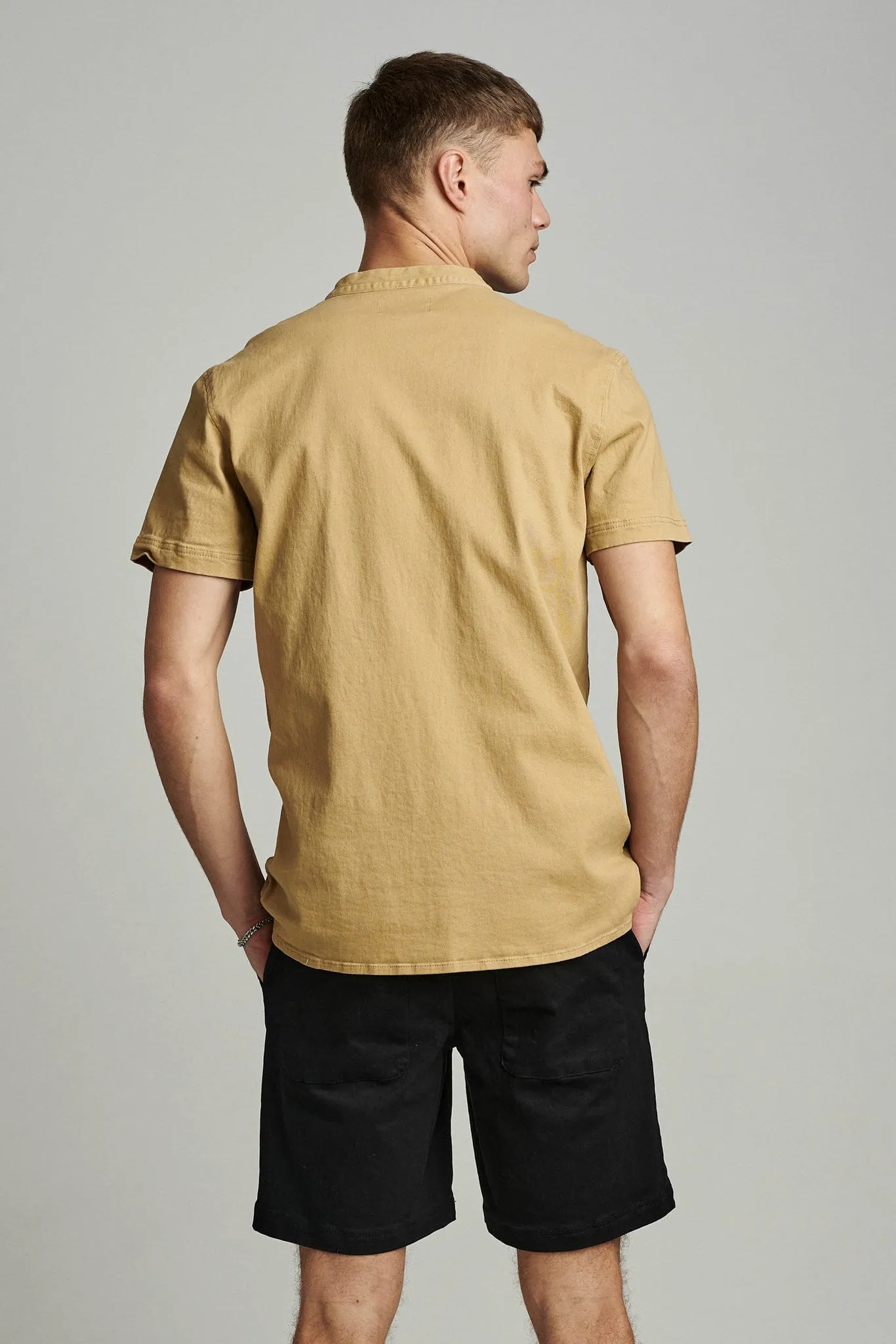 AKDAN SS V-NECK - Incense