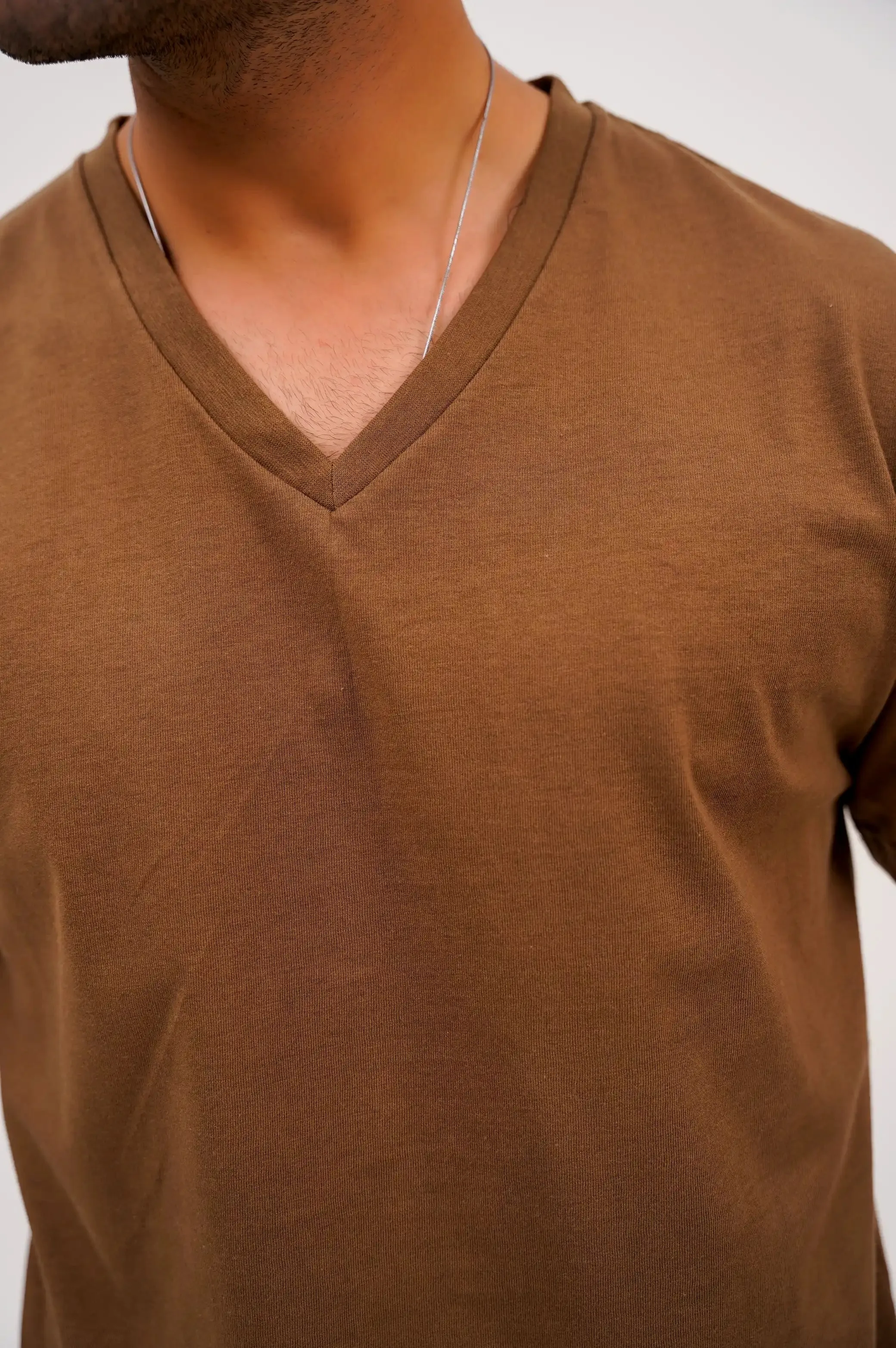 BASIC V NECK T-SHIRT