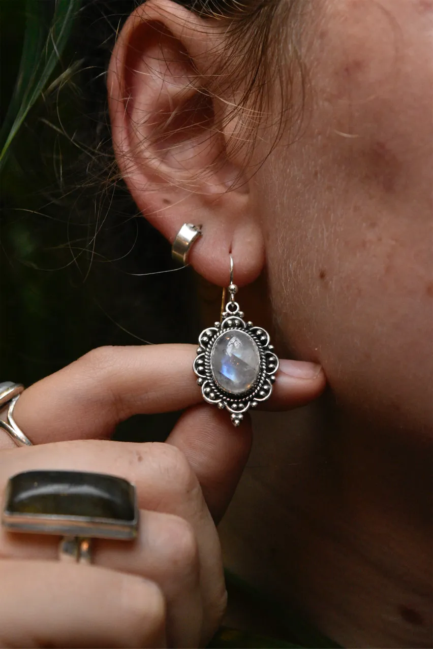 Moonstone Nissa Earrings - Drop / Oval