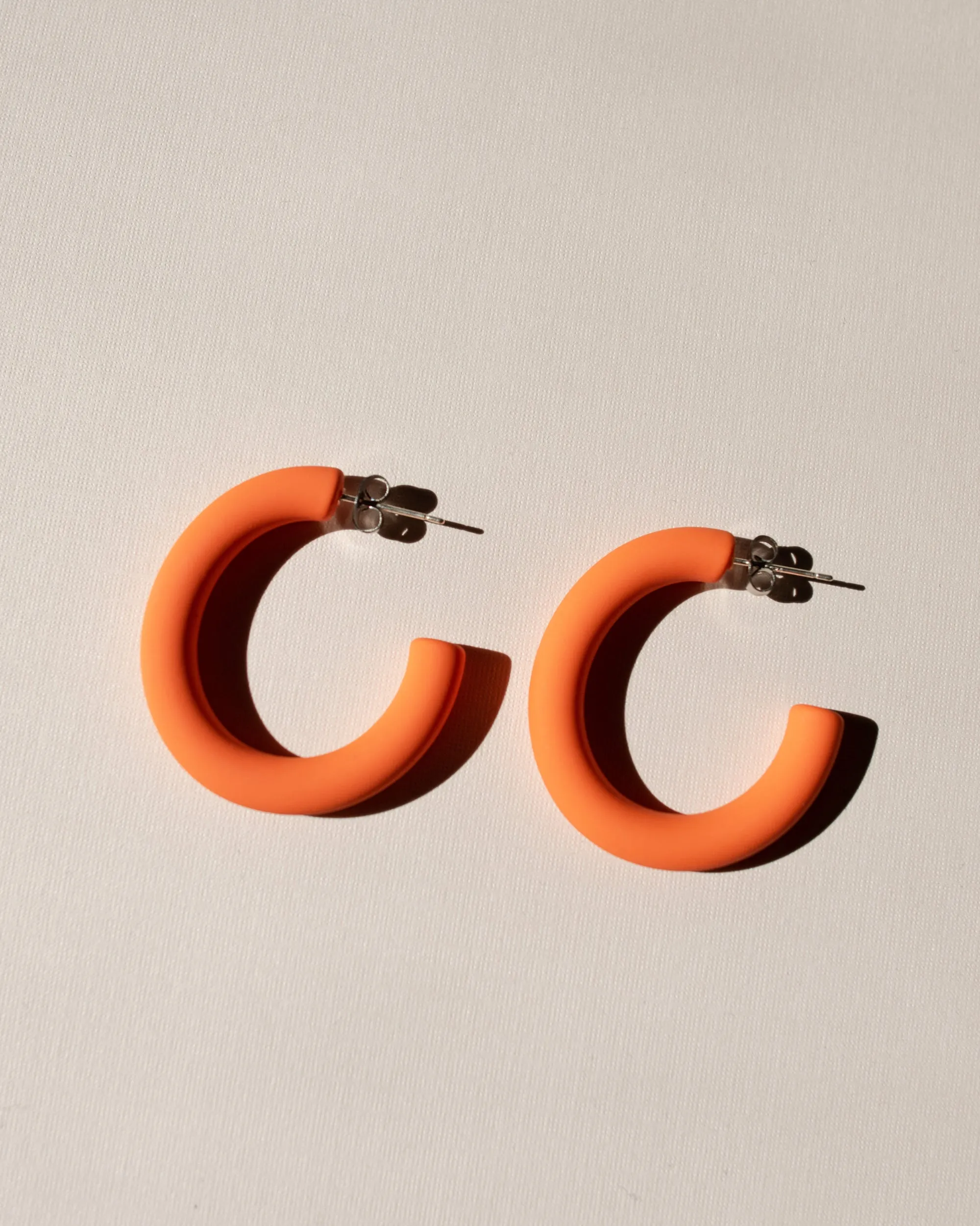 SS925 Louise Hoops in Tangerine